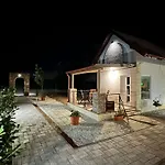 Guest house Halta Pescarus 3*